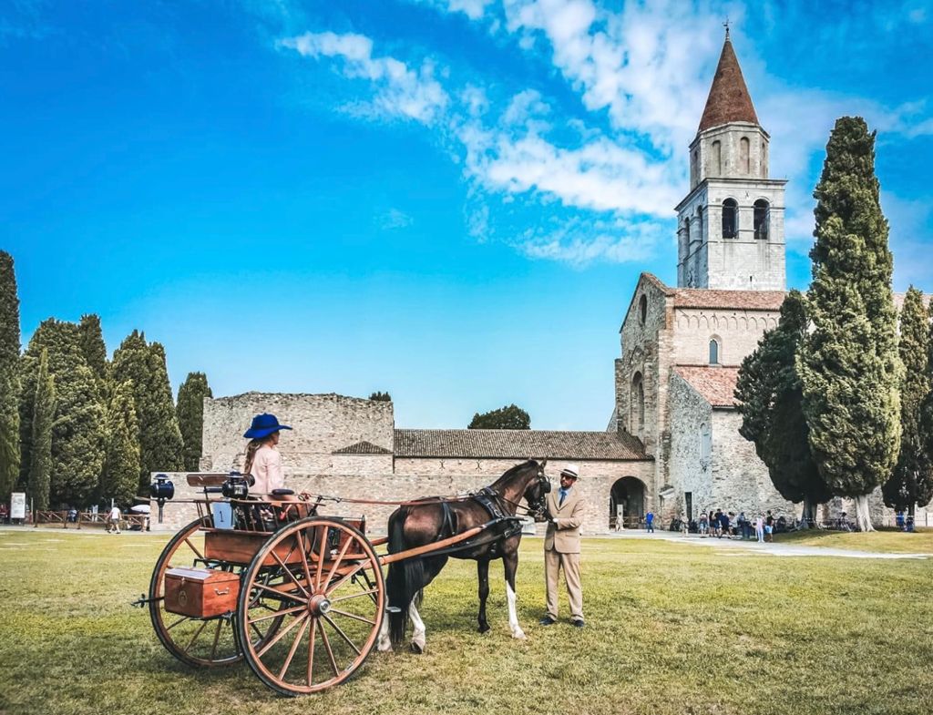 Immagine per In carrozza per scoprire Aquileia, torna il weekend a cavallo